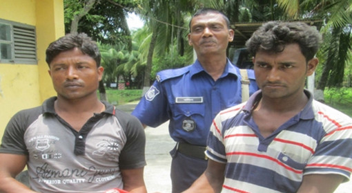 মনপুরায় হরিণের মাংশসহ আটক ২