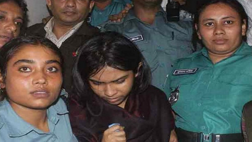 ‘১৪ বছর থেকেই সিসা, গাঁজা, ইয়াবা সেবন করত ঐশী’