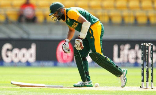 ৪ উইকেট হারিয়ে চাপে দক্ষিণ আফ্রিকা