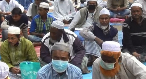 জুম্মার নামায না পড়ায় প্রকাশ্যে শাস্তি পেল দুই সৌদি (ভিডিওসহ)