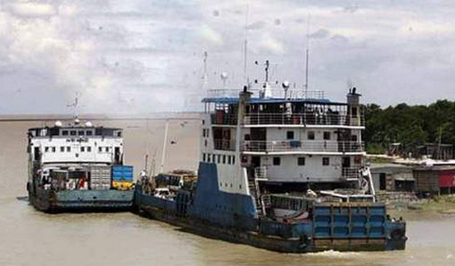ঈদে ঘর মুখো যাত্রীদের জন্য কাওড়াকান্দি ঘাটটি চালু রাখার দাবি যাত্রী সাধারণের