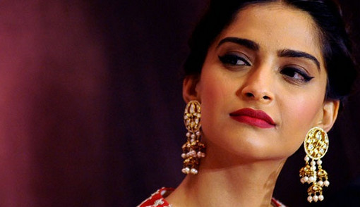 সোনম কাপুর কার সাথে কাটালেন জন্মদিনের রাত?