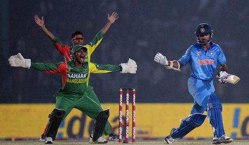 ২৬৫ রানের লক্ষে ব্যাট করছেন ভারত, খেলাটি লাইভ দেখতে ছবির উপরে ক্লিক করুন।