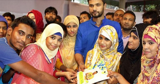 সুবিধাবঞ্চিত শিশু-কিশোরদের সঙ্গে মাশরাফির অন্যরকম ইফতার
