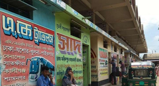 গাড়ি আছে যাত্রী নাই