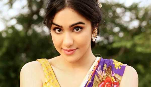 জেনে নিন লোভী মেয়ে চেনার সহজ উপায়