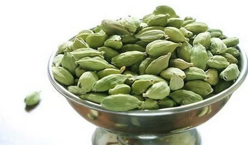 প্রতিদিন মাত্র ১ টি এলাচ ক্যান্সার প্রতিরোধ করতে সাহায্য করে, কিন্তু কিভাবে খাবেন?...বিস্তারিত!