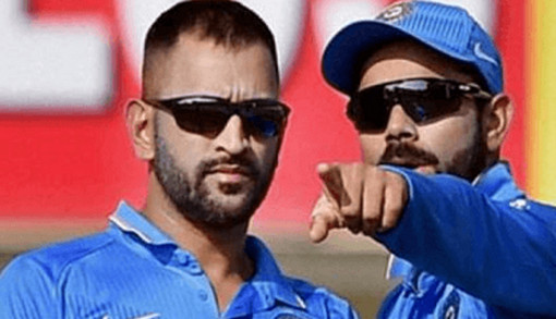ধোনিকে অবসরের পথ দেখাচ্ছেন কোহলি!