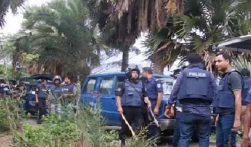 কুষ্টিয়ায় পৌঁছেছে বোমা নিষ্ক্রিয়কারী দল