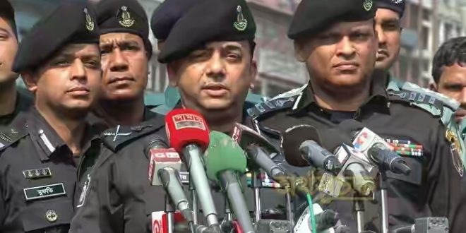 ফেসবুকে লাইক কমেন্টে সাবধান! না হলে দরজা খুলেই দেখবেন র্যাব অথবা পুলিশ আপনার সামনে