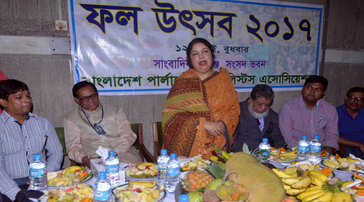 এত রসালো ও সুস্বাদু ফলের সমাহার বিশ্বে বিরল
