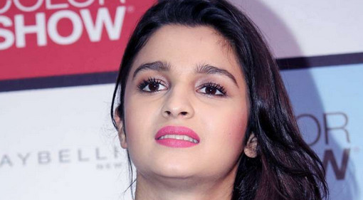 যে লজ্জাকর অভিজ্ঞতার কথা প্রকাশ্যে জানালেন আলিয়া!