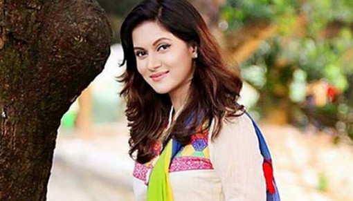 বিচ্ছেদের পর শাহরুখের জায়গা দখল করলেন মিথিলা!