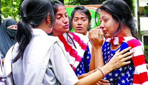 ইংরেজি ঝড়ে বিপর্যস্ত যশোর-কুমিল্লা