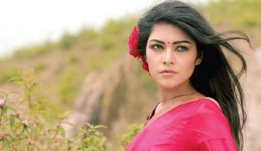 আত্মহত্যা করতে চেয়েছিলেন অভিনেত্রী পিয়া