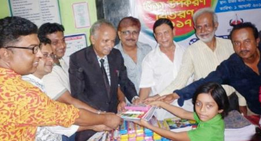 ঝিনাইদহে অস্বচ্ছল শিক্ষার্থীদের মাঝে শিক্ষা উপকরন বিতরন ও আলোচনা সভা