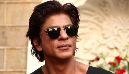 ‘বিজ্ঞাপনের মাধ্যমে সাধারণ মানুষকে ভুল পথে চালিত করছেন শাহরুখ’!