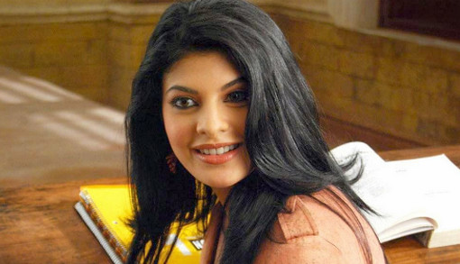 হাসপাতালে ভর্তি হয়েছেন জ্যাকলিন