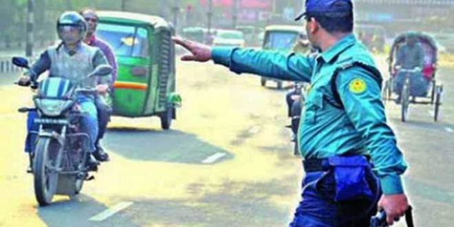 ‘স্যার’ না বলায় ট্রাফিক সার্জেন্টের কাণ্ড