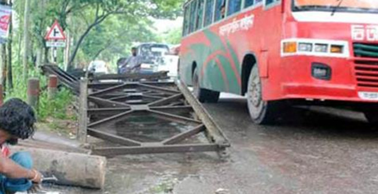 ঢাকা-রংপুর মহাসড়কে ১৫ ঘণ্টা বন্ধ থাকবে যান চলাচল