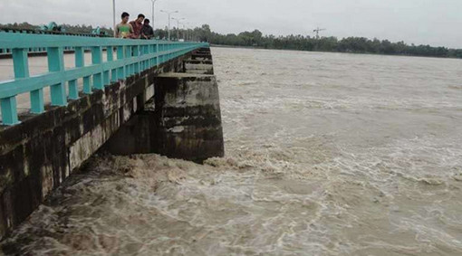 ব্যারেজ এলাকায় রেড অ্যালার্ট তিস্তার পানি বিপদসীমার ৬৫ সেন্টিমিটার উপরে