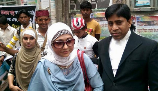বার্তা দিয়েও সাড়া পাচ্ছেন না সালমান শাহ্’র ‘মা’