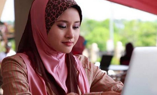 পরকীয়া: মেয়েরা পরকীয়া প্রেম কেন করে ? জানলে অবাক হবেন