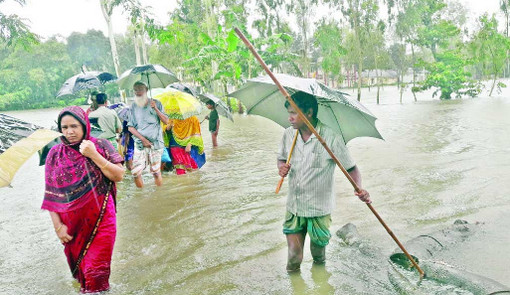 পানিতে ভাসছে দেশের উত্তরাঞ্চল, ভয়াবহ রূপ নিয়ে ধেয়ে আসছে ঢাকার দিকে
