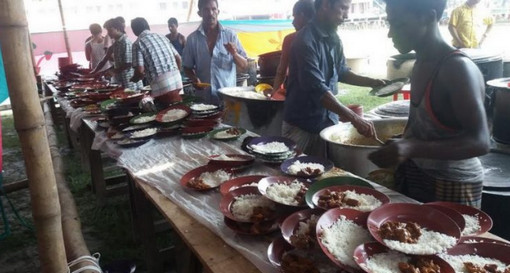 টুঙ্গিপাড়ায় ৪০ হাজার শোকার্ত মানুষের জন্য মেজবান