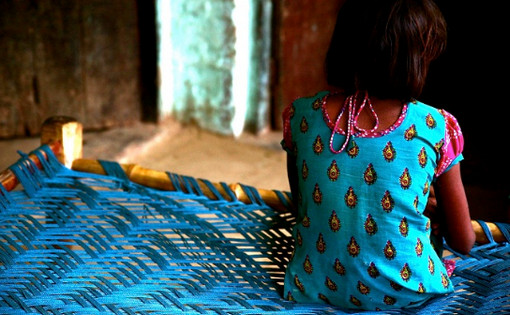 ছাত্রীর কাপড় ধরে শিক্ষকের টানাটানি