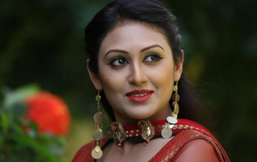 নিজের খোলামেলা নিয়ে যা বললেন কুসুম সিকদার