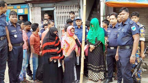 আপত্তিকর অবস্থায় হোটেল থেকে ৯৪ তরুণ-তরুণী আটক