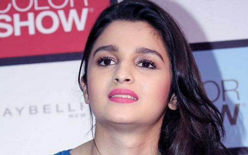 আলিয়া ভাটের নগ্ন ছবি ভাইরাল!