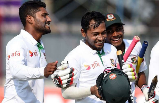 চলছে উত্তেজনা পূর্ণ টেষ্ট ম্যাচ! (সম্পূর্ণ খেলাটি সরাসরি দেখুন এখানে)