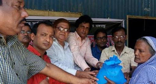 কুড়িগ্রামে বঙ্গবন্ধু পরিষদের ত্রাণ বিতরণ