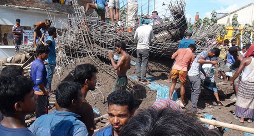 আশুগঞ্জে ফিলিং স্টেশনের ছাদ ধসে নিহত ৪