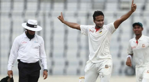কামিন্সকে ফেরালেন সাকিব