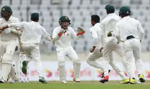 দিন শেষে ৮৮ রানের লিডে বাংলাদেশ