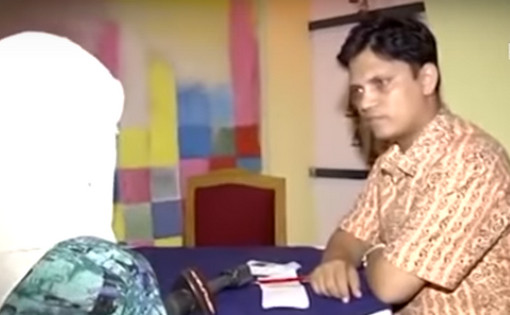ঢাকায় চাকরি দেওয়ার নাম করে, মেয়েটাকে কিভাবে ধর্ষন করলো… কল্পনাকেও হার মানাবে।দেখুন (ভিডিও)
