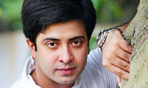 বন্যার্তদের পাশে দাঁড়াচ্ছেন শাকিব খান- কতো লাখ টাকা দান করবেন?