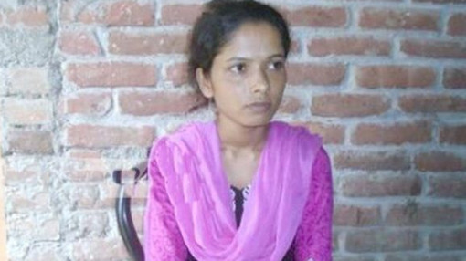 স্ত্রীর স্বীকৃতি চায় এই নারী, শরীরের ওজনে টাকা দিলেও স্বামীর দাবি ছাড়ব না