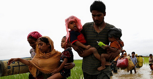 ১২ দিনে প্রাণ বাঁচাতে ১ লাখ ৭৪ হাজার রোহিঙ্গা বাংলাদেশে এসেছে ·
