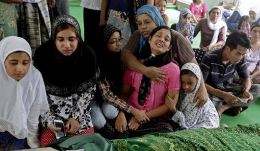 প্রধানমন্ত্রীর প্রতি মিয়ানমারের বিরুদ্ধে ‘যুদ্ধ ঘোষণার’ আহ্বান