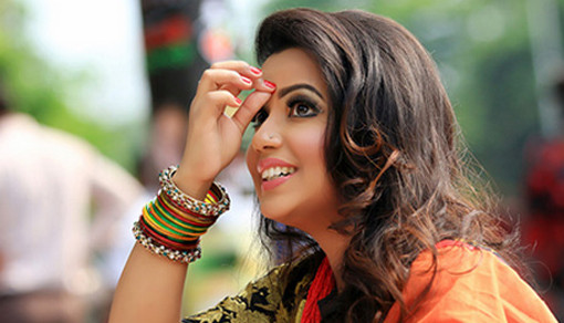 পুরুষের মধ্যে যে জিনিস দেখলে যে কোনো নারী দুর্বল হয়ে যায়, পাগলের মতো ভালোবাসতে চায় ।