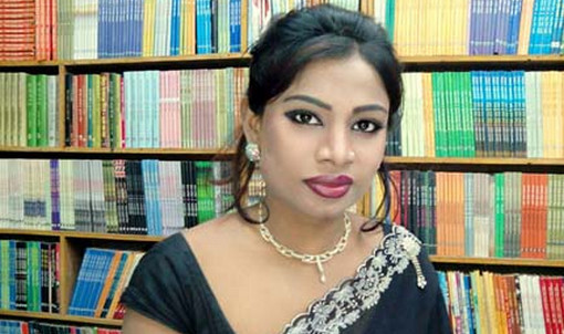 মডেল রেশমি এলন এর সেই আলোচিত লাইভ ভিডিও ফাঁস হল ফেসবুকে...(ভিডিও সহ)