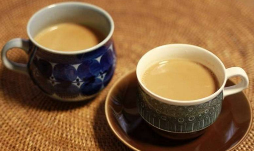 ক্যানসারের ঝুঁকি বাড়ায় চা!