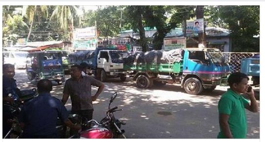 যে কারণে বিএনপির ত্রাণবাহী ট্রাক আটকে দিল পুলিশ!