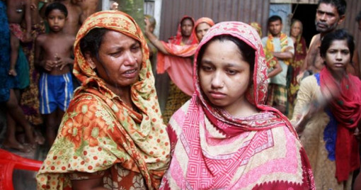 নেশার টাকার জন্য সাত বন্ধুকে দিয়ে স্ত্রীকে গণধর্ষণ করালেন স্বামী!