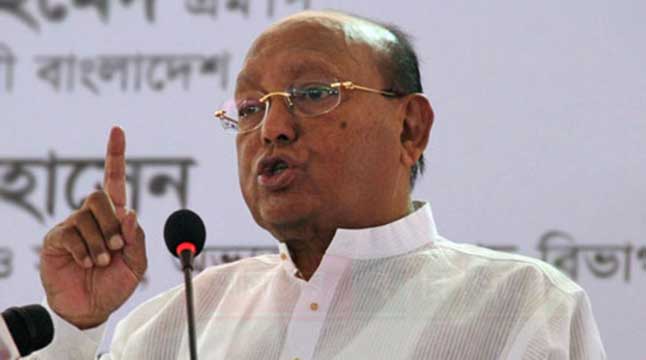 ‘খালেদা জিয়া মানবিক হলে সব কিছু ফেলে রোহিঙ্গাদের পাশে দাঁড়াতেন’
