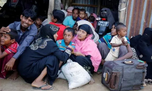 রোহিঙ্গা মেয়ে ও মহিলাদের ধর্ষণ নীলা মিয়ানমার সেনারা যে ভাবে করেছে দেখুন ভিডিও তে।
